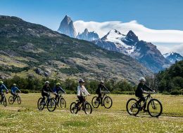 personas en bicicleta